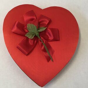 Vintage empty heart shaped valentine candy box red ribbon rose Fanny Farmer